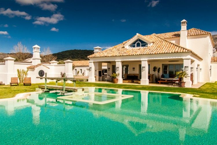 Llanos-Resort-Malaga-Oliver's-Travels