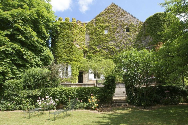 Chateau Bourgogne - castles you can rent