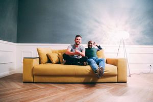 Lloyd & Yaya - Best Travel App