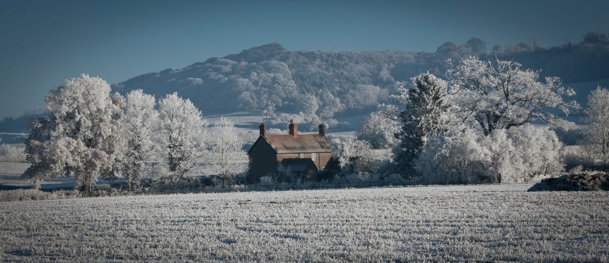 Top 10 Cosy Christmas Cottages in England | Oliver's Travels