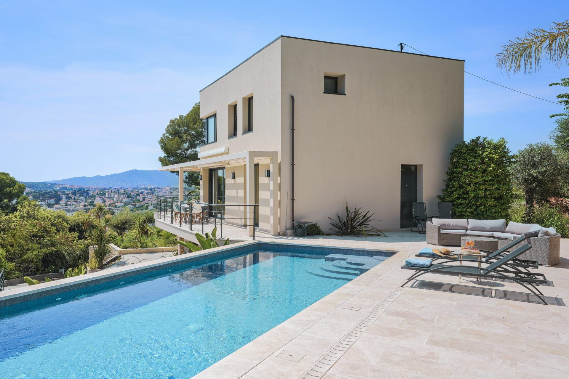 Villa Vuitton - Villas in Cannes