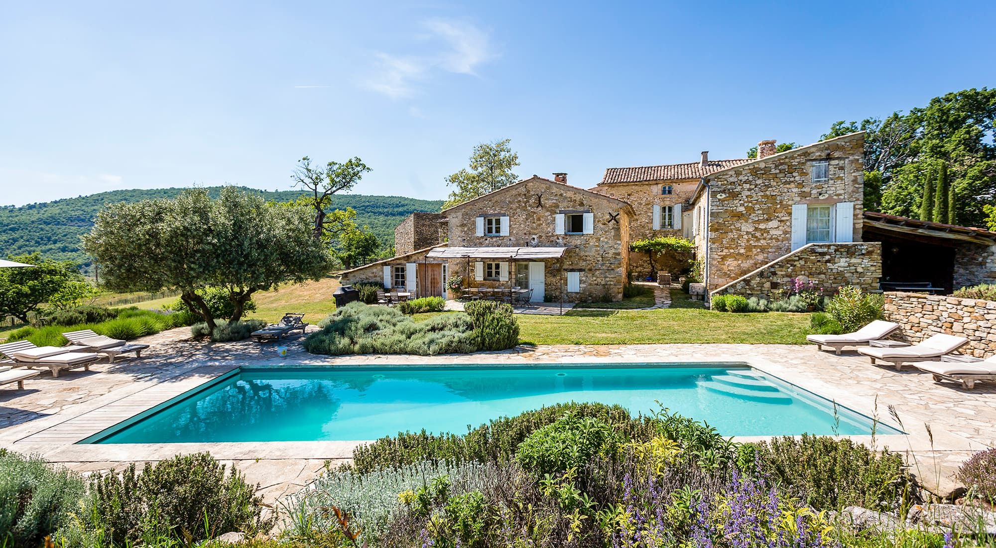 FRANCE Picker Le Hameau De Horizon Olivers Travels1