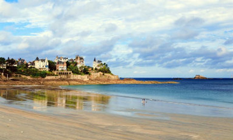Sandy beach in Dinard, Brittany