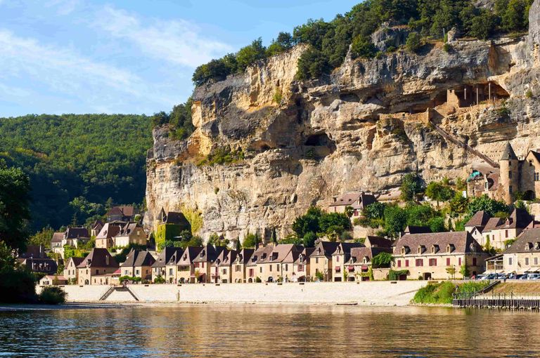 La Roque Gageac on the river