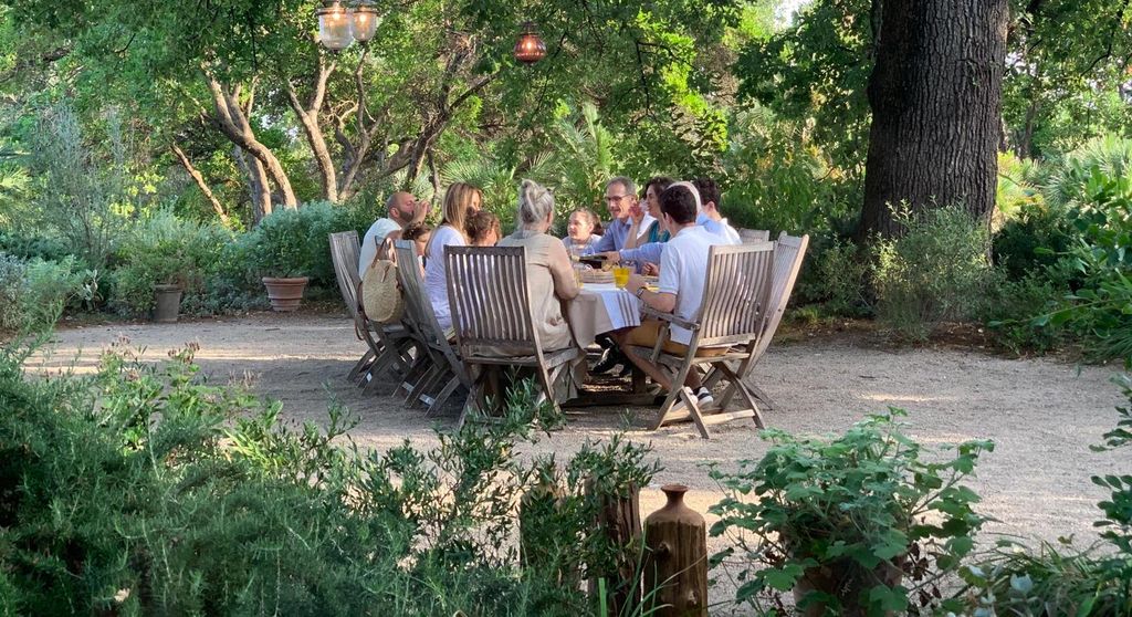 Multigenerational family holidays header