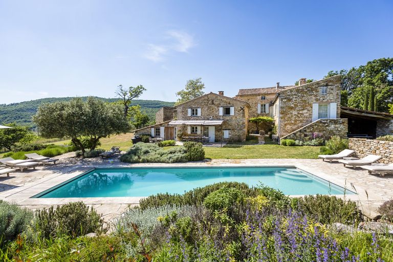 Villa in France with large pool