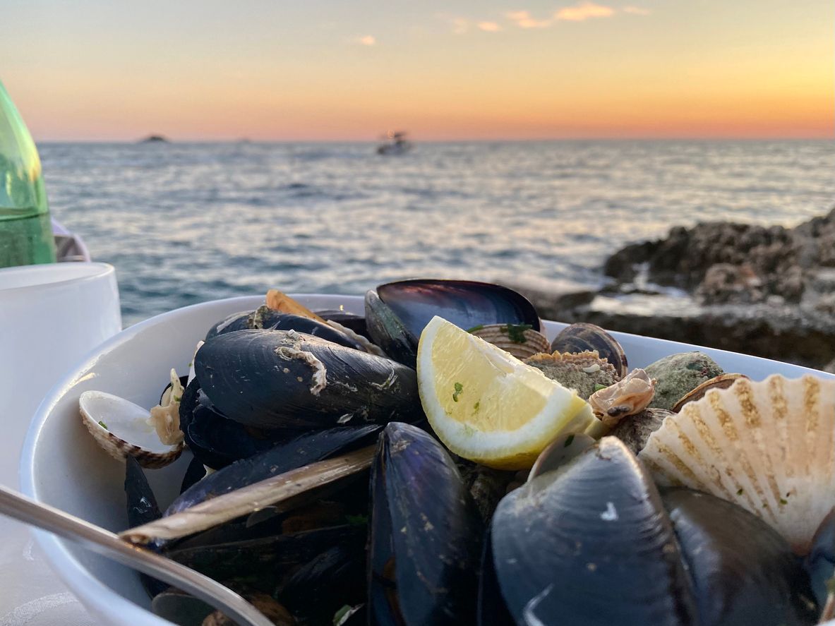 Istrian food and wineries - mussels