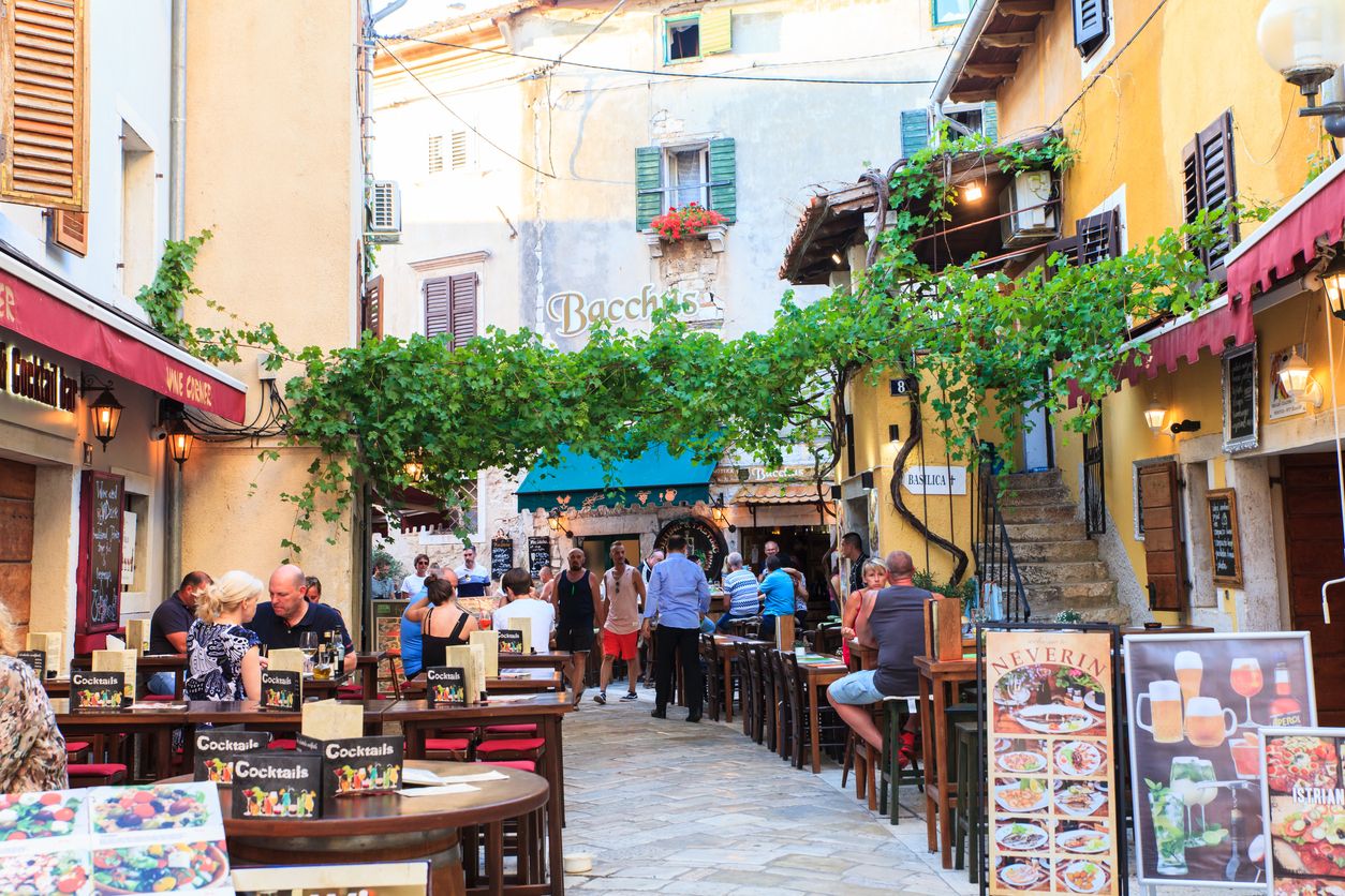 Istrian food and wineries - wine bar