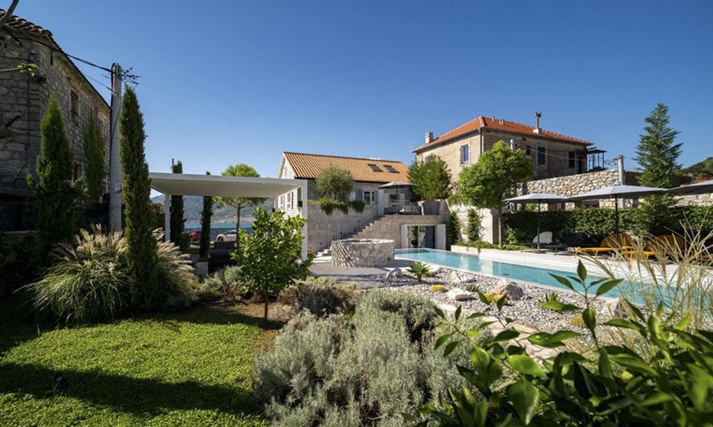 Villa Nikola - villas in Montenegro