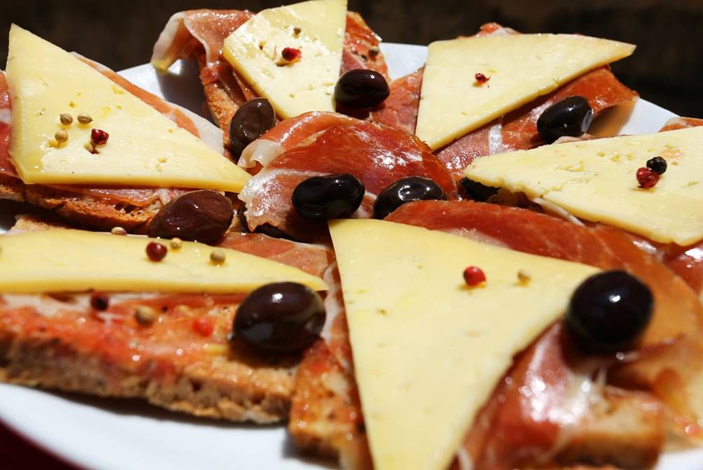 Pam Boli, Spanish taste