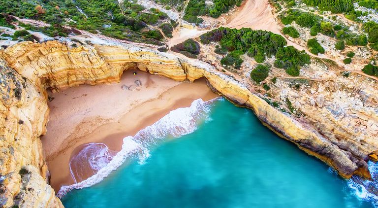 Algarve Travel Guide