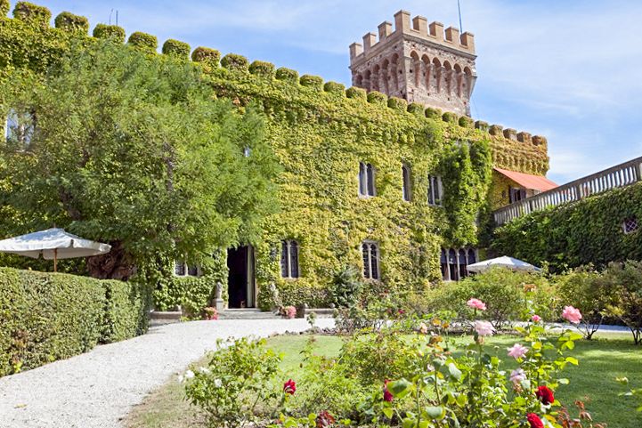 Castle Mago - Tuscany - Oliver's Travels