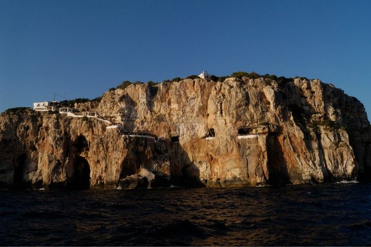Cuevas Xoroi, Menorca