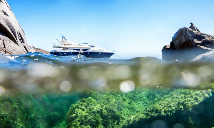 Yacht in Mykonos