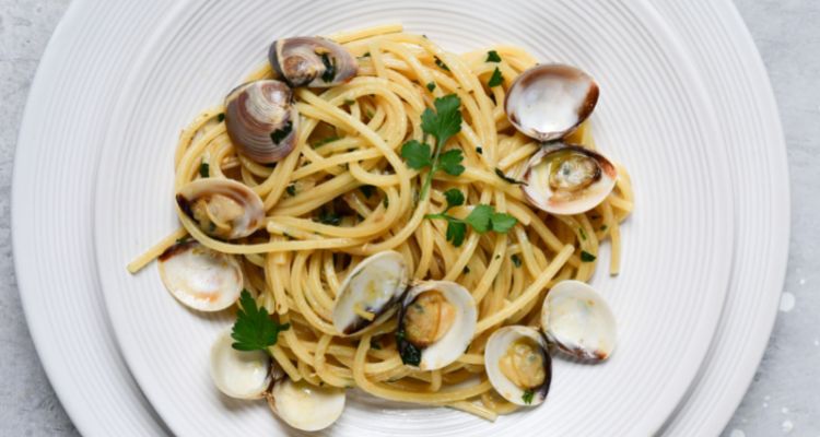 The Cookaway with Sara Danesin Medio - Spaghetti alle Vongole recipe
