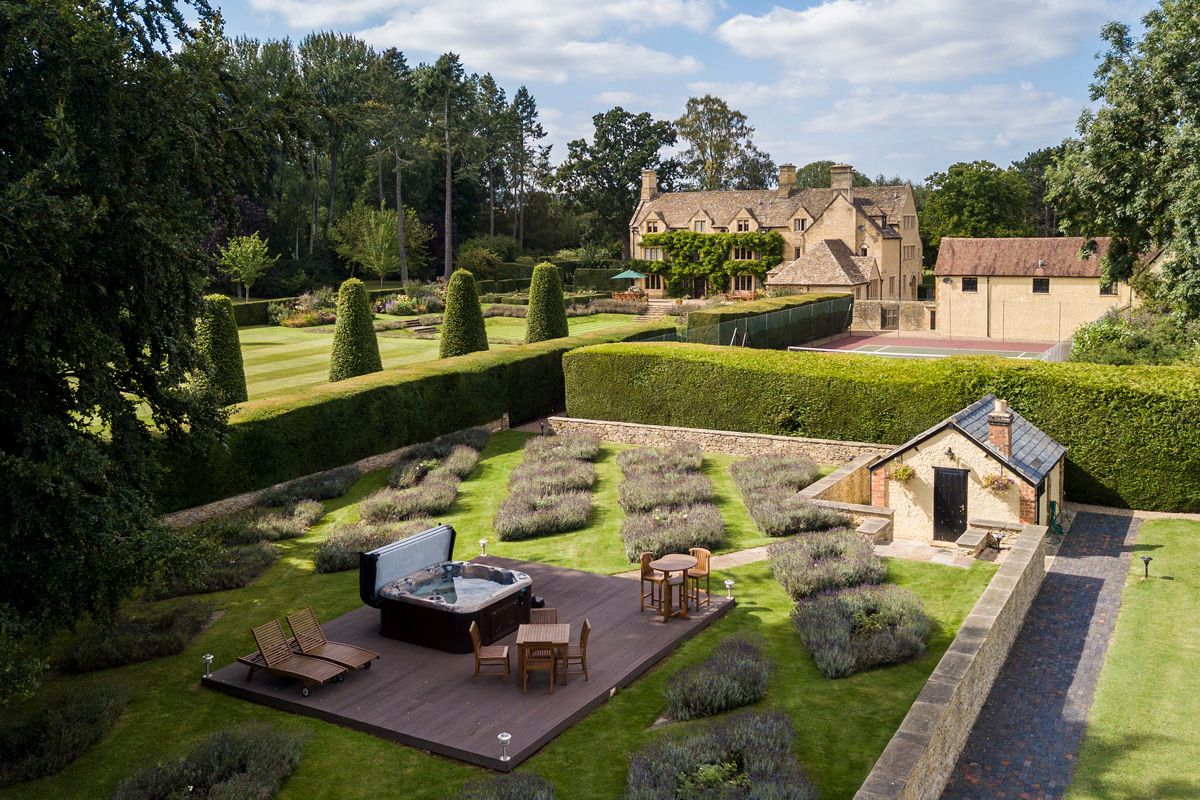 Moreton Manor