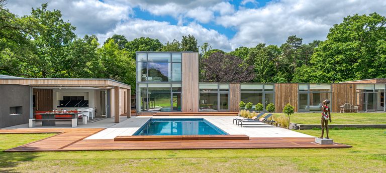 10 Cracking Party Houses to Rent Near London