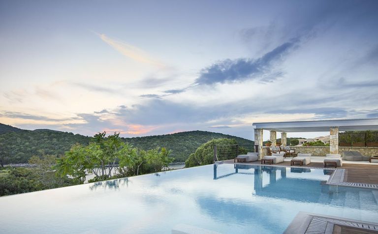 Super Luxe Getaways