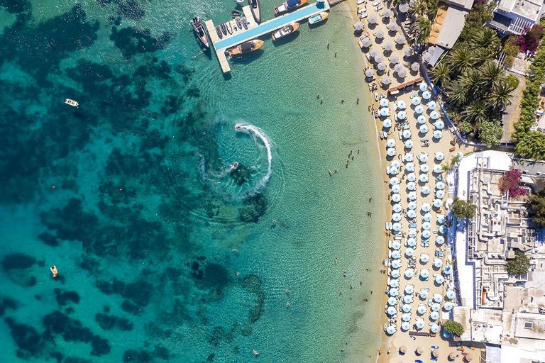 Psarou Beach