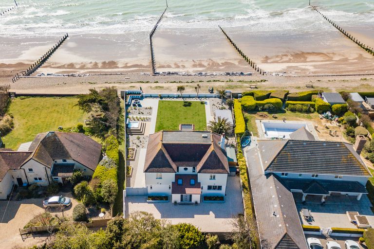 Top 10 Beach Houses in the UK